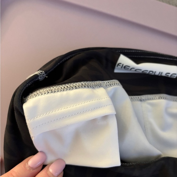 Fierce Pulse Year of the Snake Leggings Women’s Medium w/ Pocket #RN 158059 - Picture 6 of 6